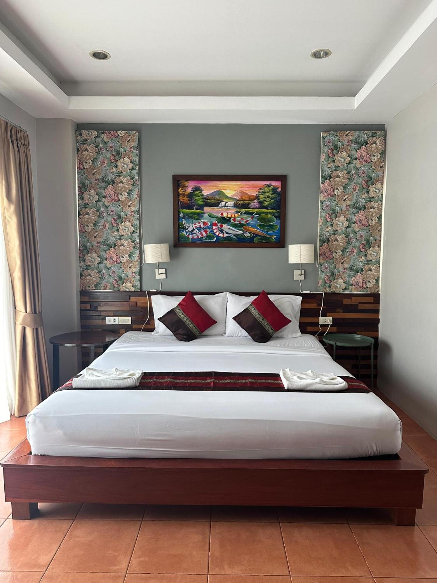 Memory 2 Hotel Phuket Exterior photo